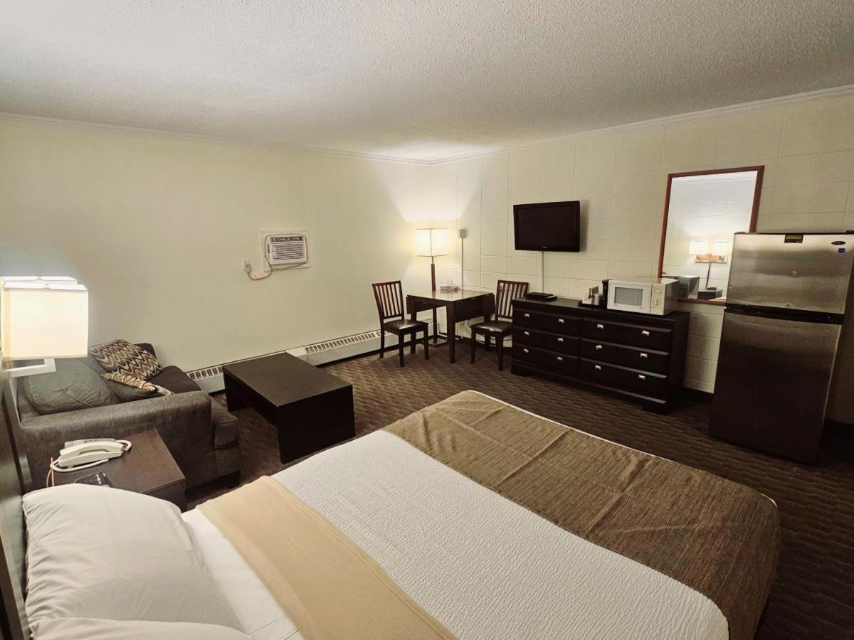 Canadian Motor Inn Grande Prairie Eksteriør billede