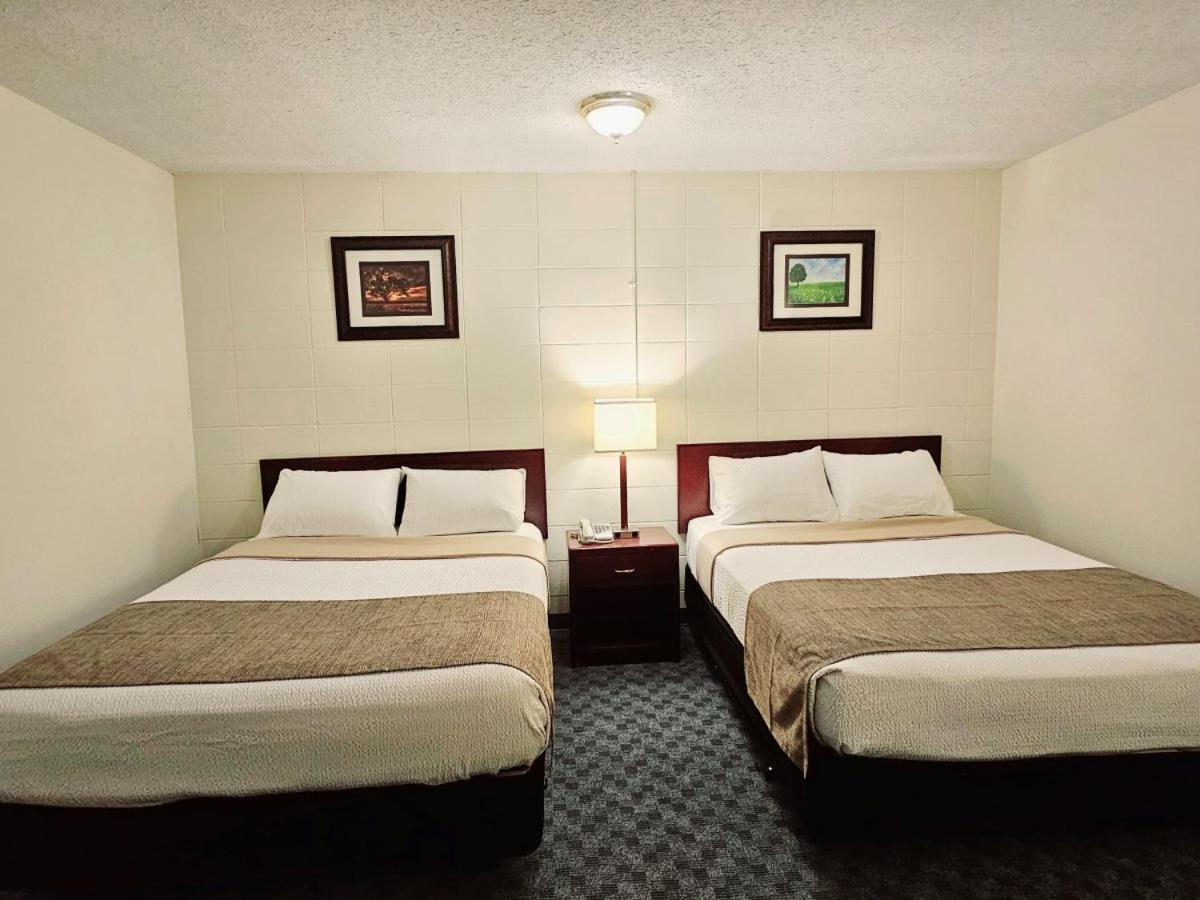 Canadian Motor Inn Grande Prairie Eksteriør billede
