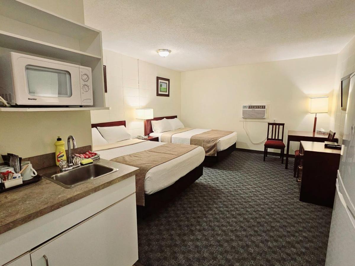 Canadian Motor Inn Grande Prairie Eksteriør billede