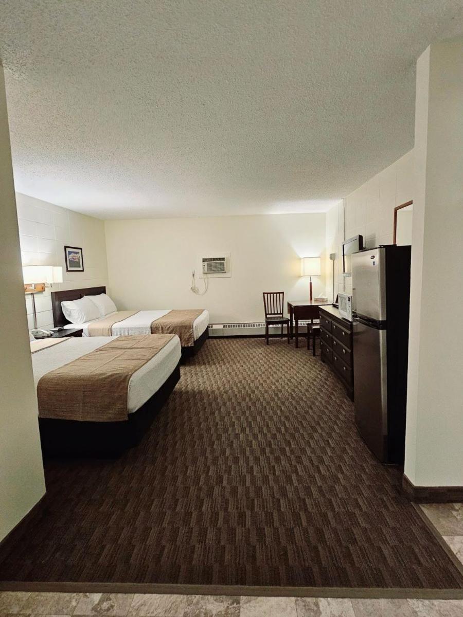 Canadian Motor Inn Grande Prairie Eksteriør billede