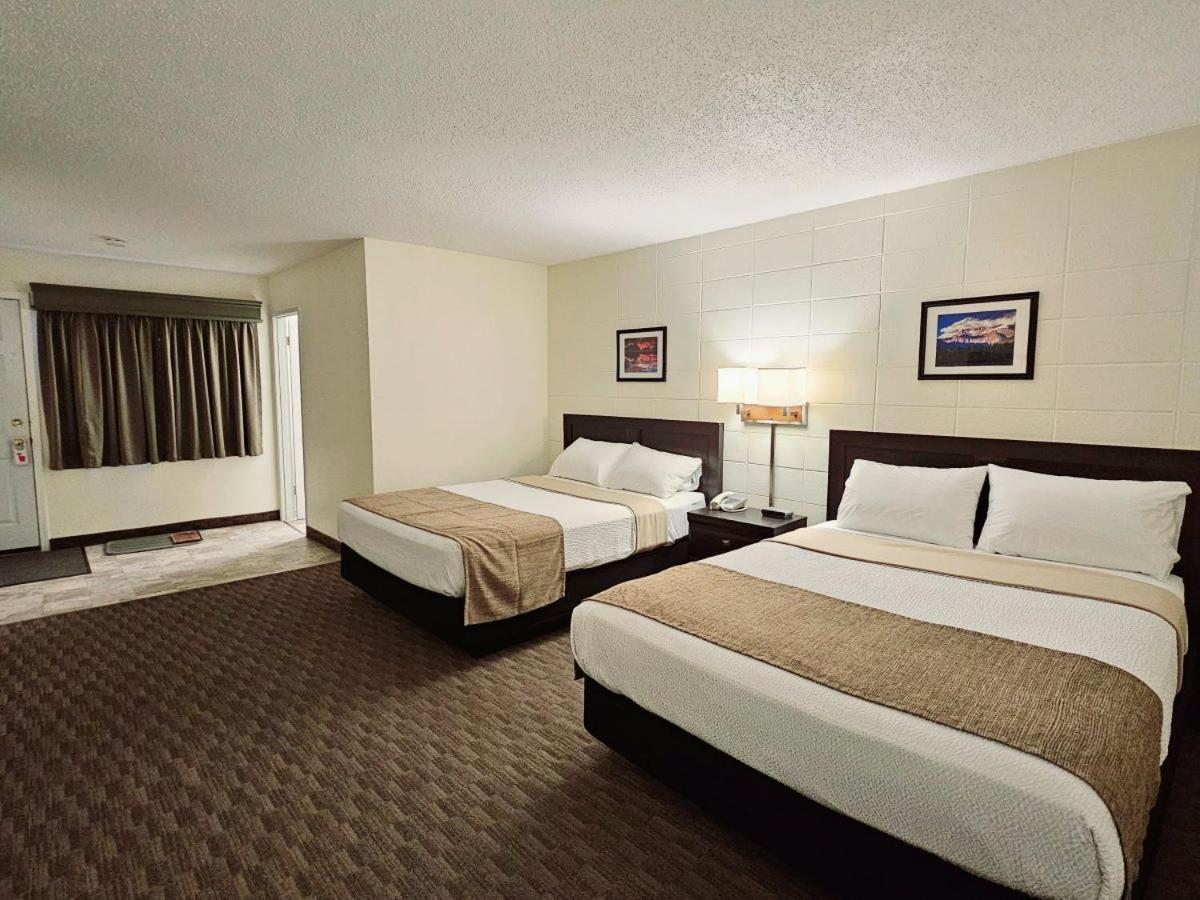 Canadian Motor Inn Grande Prairie Eksteriør billede