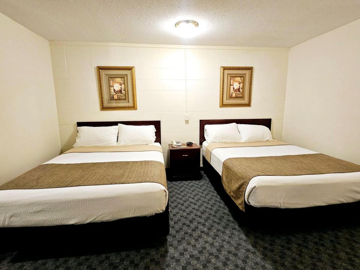 Canadian Motor Inn Grande Prairie Eksteriør billede