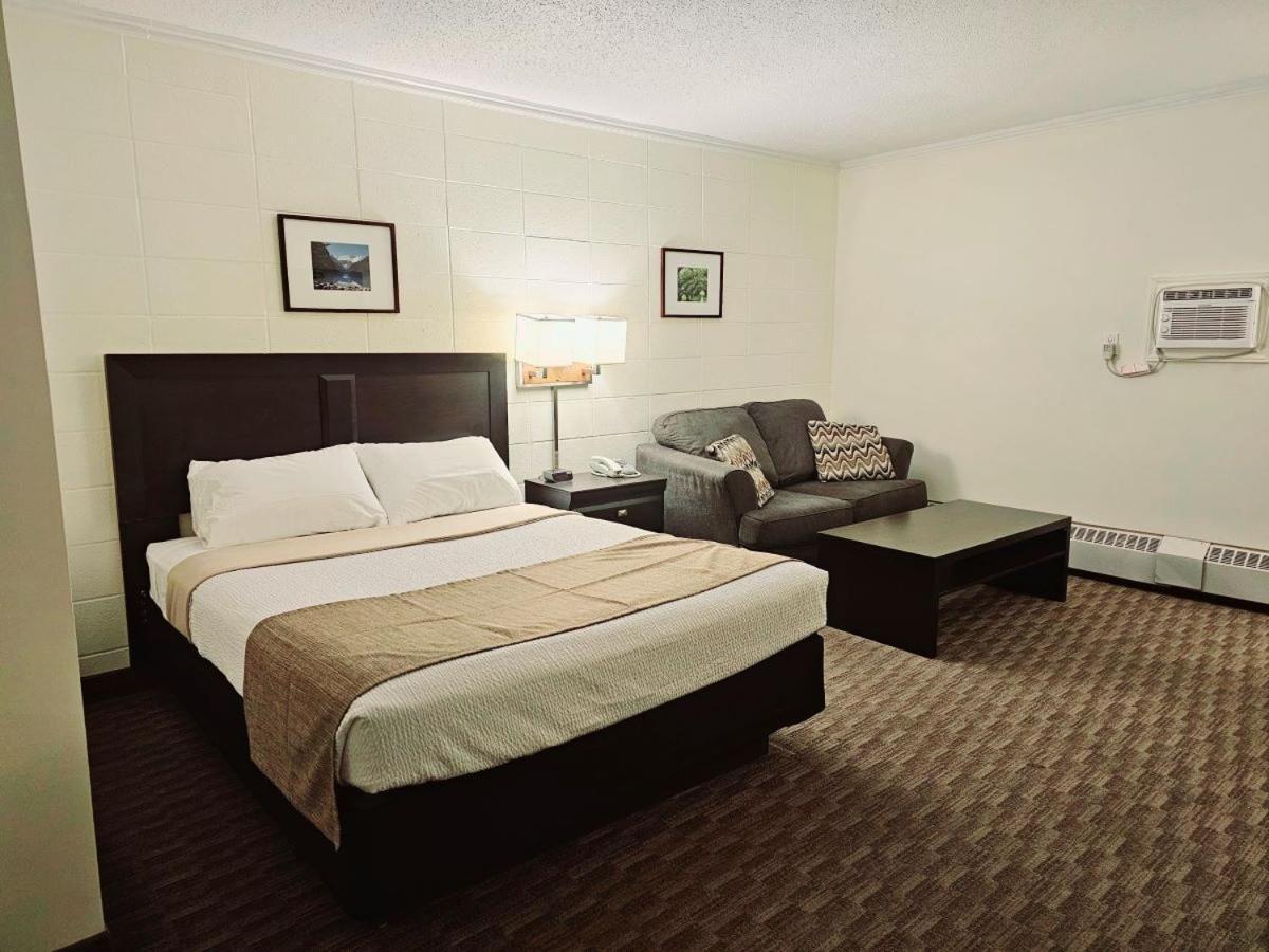 Canadian Motor Inn Grande Prairie Eksteriør billede