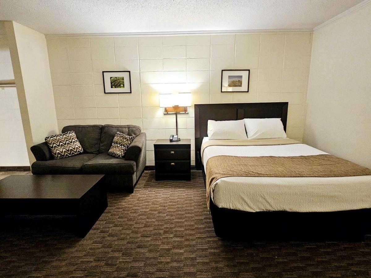 Canadian Motor Inn Grande Prairie Eksteriør billede