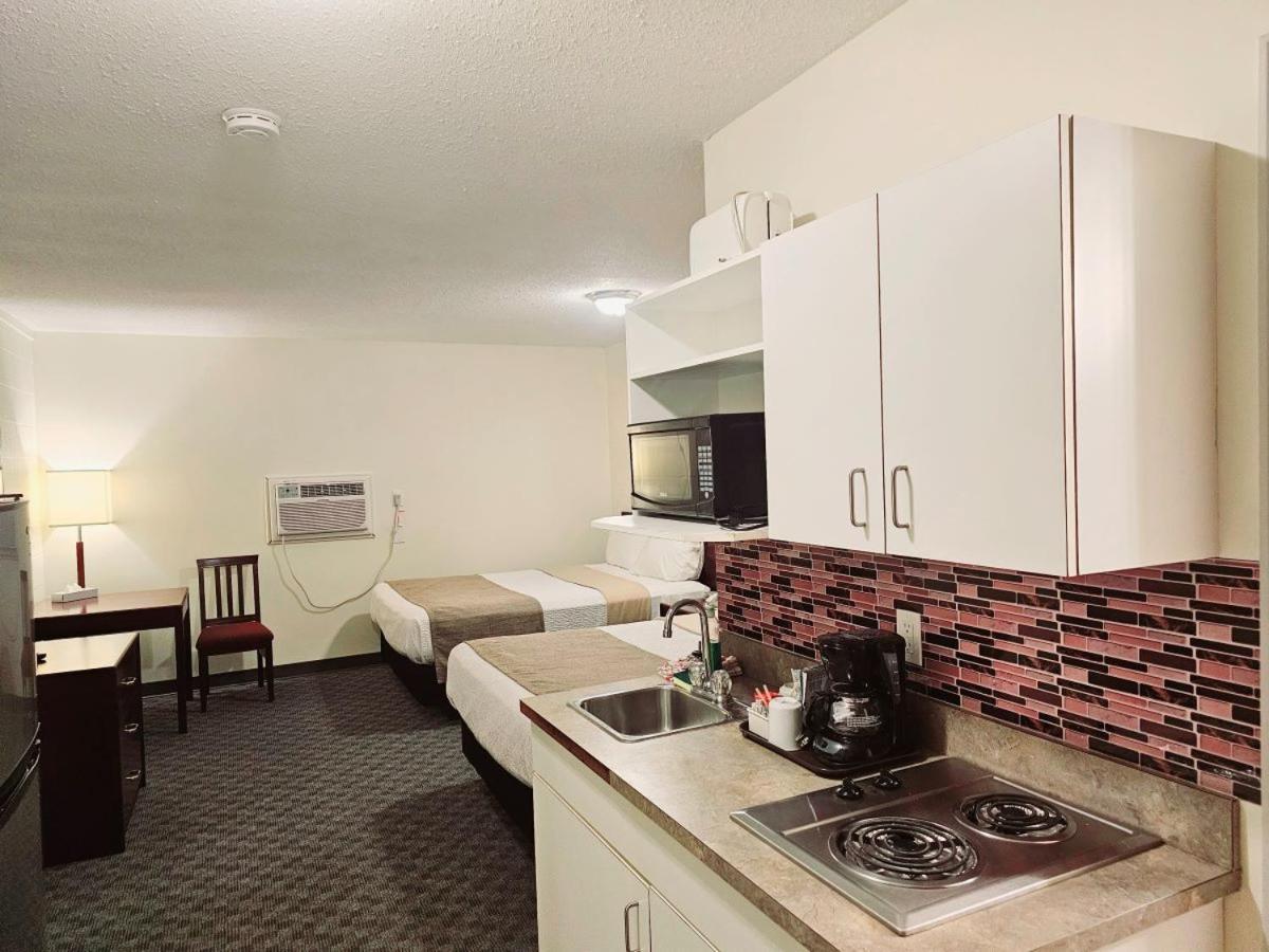 Canadian Motor Inn Grande Prairie Eksteriør billede