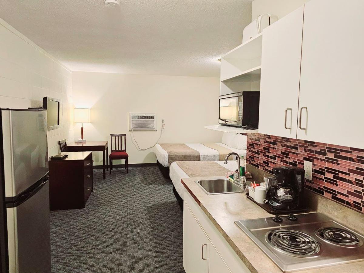 Canadian Motor Inn Grande Prairie Eksteriør billede